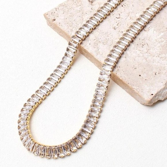 Jewelry - 16k Gold Plated Stunning Necklace